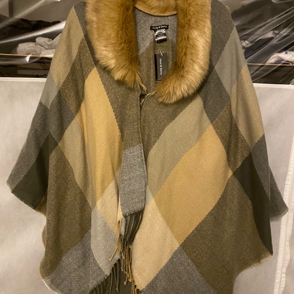 Ladies tan/brown shawl